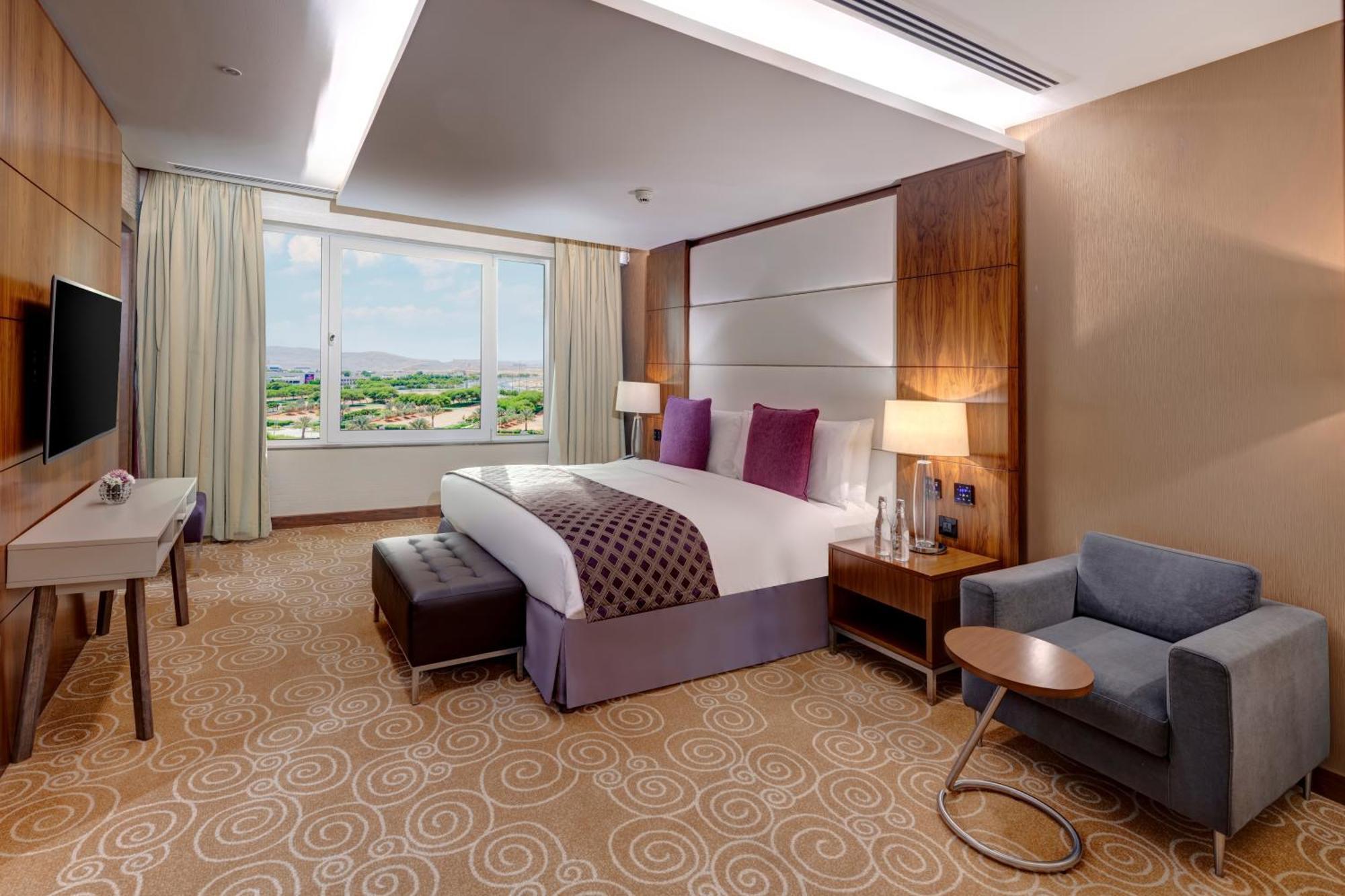 Crowne Plaza Ocec By Ihg Hotel