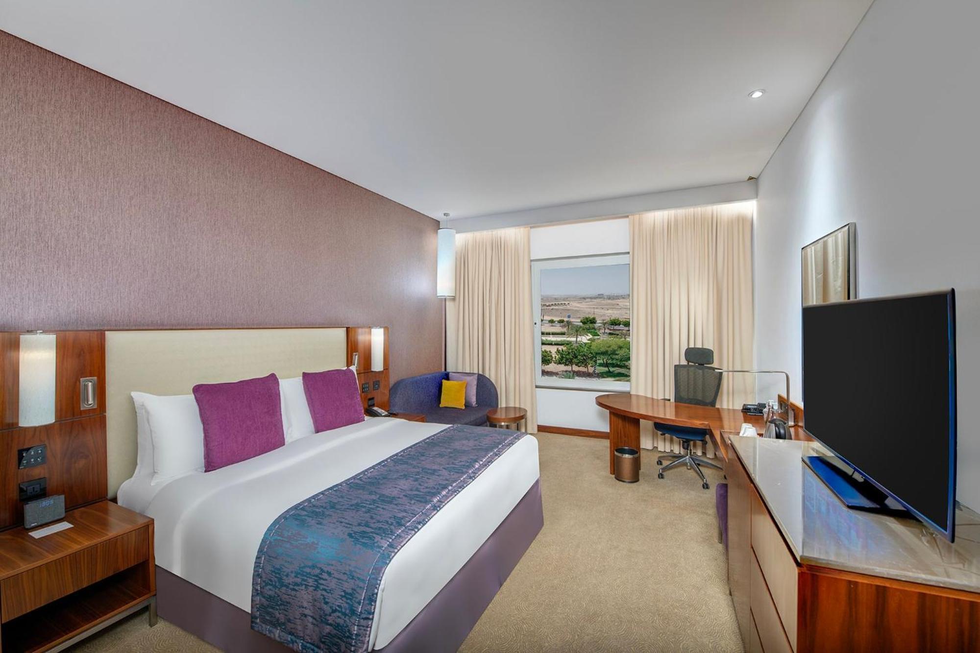 Crowne Plaza Ocec By Ihg Hotel 4*